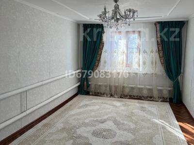 Жеке үй · 4 бөлме · 120.8 м² · 10 сот., Жайык 49, бағасы: 13 млн ₸ в Аксае