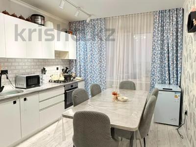 3-комнатная квартира · 100.1 м² · 9/9 этаж, Самал 110 за 35 млн ₸ в Уральске