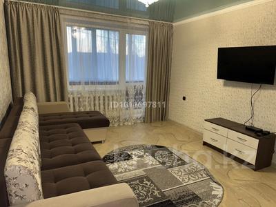 3-комнатная квартира · 60 м² · 3/5 этаж, Ауезова — Ак-желкен за 200 000 〒 в Щучинске