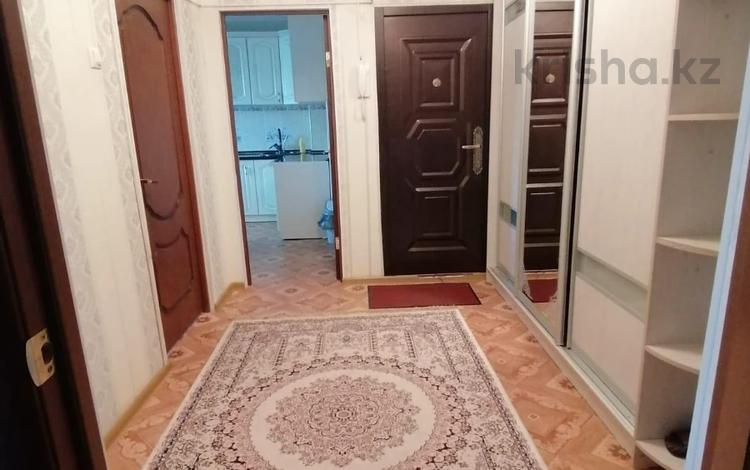 4-бөлмелі пәтер, 93 м², 8/9 қабат, мкр 12, бағасы: 25 млн 〒 в Актобе, мкр 12 — фото 2