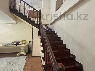 Жеке үй · 5 бөлме · 200 м² · 8 жүзд., Курманова 99, бағасы: 90 млн ₸ в Талдыкоргане