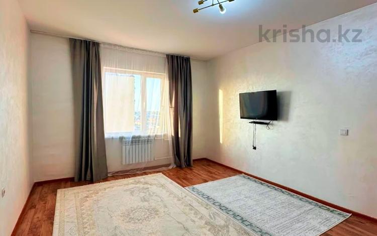 2-комнатная квартира · 76 м² · 14/16 этаж, мкр. Алмагуль 23 за 18 млн ₸ в Атырау — фото 11