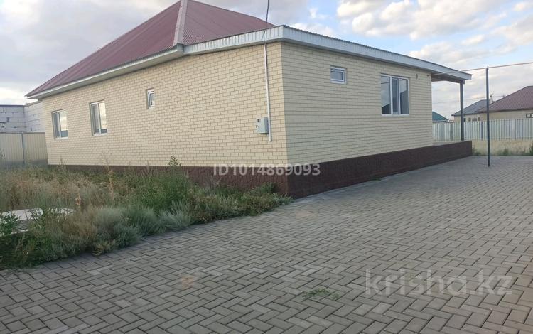 Отдельный дом · 4 комнаты · 143.7 м² · 1000 сот., жилой массив Бауырластар, Участок 37 за 20 млн ₸ в Актобе — фото 2
