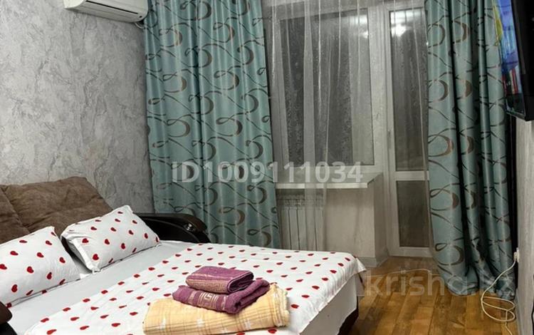 2-комнатная квартира · 80 м² · 3/5 этаж, Жукова 15 — Вокзал ,сокол за 11 000 ₸ в Уральске, мкр Школьник — фото 2