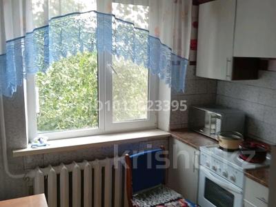 3-бөлмелі пәтер · 62.5 м² · 4/5 қабат, Строителей 26, бағасы: 9 млн ₸ в Аксу