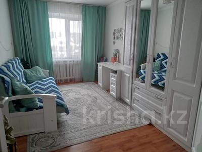 Пәтерлер в Акмолинской обл.: 3-бөлмелі пәтер · 62.2 м² · 4/5 қабат, Ашимова, бағасы: 19 млн 〒 3-бөлмелі пәтер · 62.2 м² · 4/5 қабат, Ашимова, бағасы: 19 млн 〒 в Кокшетау