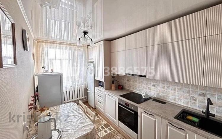 3-комнатная квартира · 68 м² · 10/10 этаж, Докучаева 45 за 230 000 ₸ в Семее — фото 2