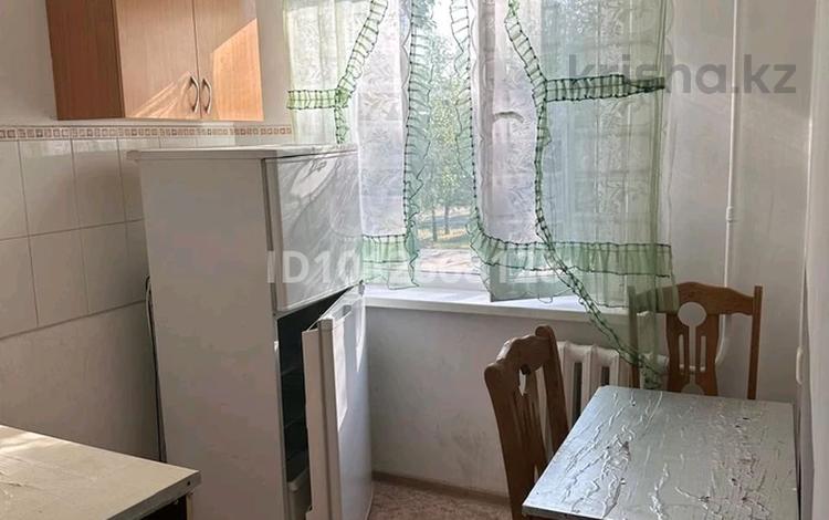 2-бөлмелі пәтер · 42 м² · 2/5 қабат, Строителей 48, бағасы: 11 млн ₸ в Экибастузе — фото 2