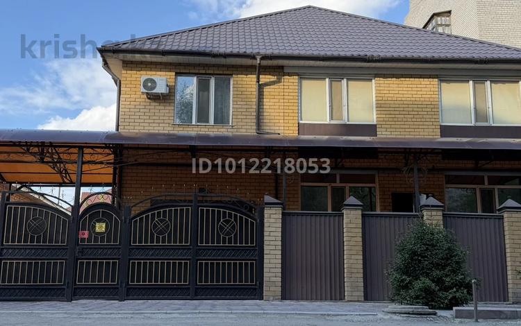 Жеке үй · 5 бөлме · 240 м² · 4 жүзд., Найманбаева 222 — Нурбаева ( 70 квартал), бағасы: 140 млн ₸ в Семее, Красный Кордон — фото 2