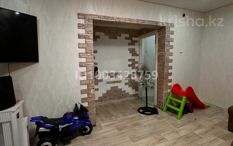 3-бөлмелі пәтер · 59 м² · 2/2 қабат, Чехова 98, бағасы: 17.5 млн ₸ в Семее — фото 2