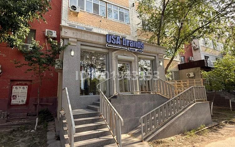 Магазины и бутики · 100 м² за 800 000 ₸ в Атырау — фото 10