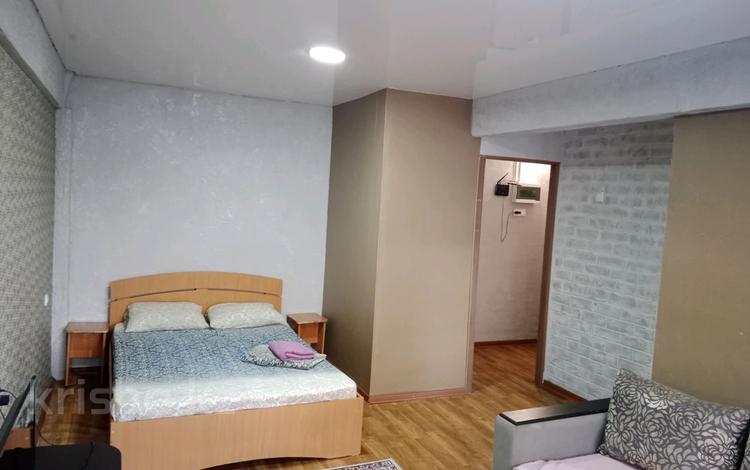 1-комнатная квартира · 40 м² · 2/5 этаж, Назарбаева 46/3 — ТД Металлург за 8 000 ₸ в Усть-Каменогорске, Ульбинский — фото 3