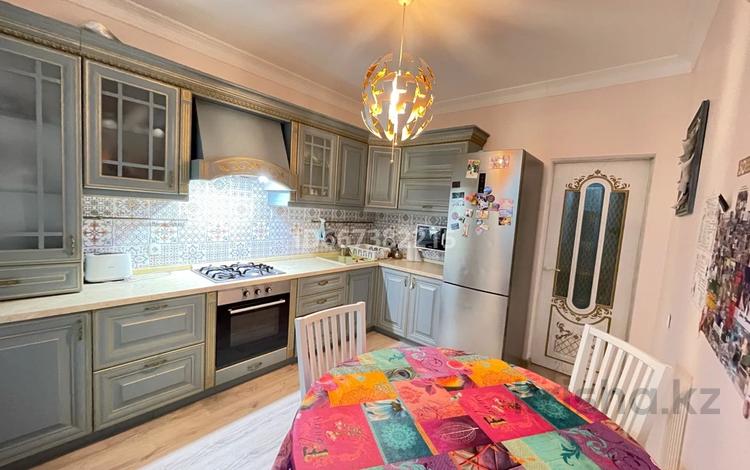3-бөлмелі пәтер · 80 м² · 9/10 қабат, Нұрсая ш/а., Таумуш Жумагалиев 15, бағасы: 41 млн ₸ в Атырау, мкр Нурсая — фото 12