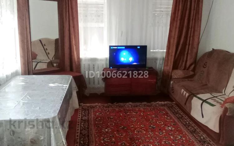 2-бөлмелі пәтер · 45 м² · 1 қабат, Михайловка ш/а. 14, бағасы: 250 000 ₸ в Караганде, Казыбек би р-н — фото 2
