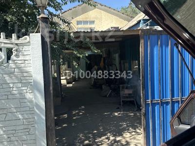 Отдельный дом · 5 комнат · 360 м², мкр Атырау, Сарсенбаева 27 — Афанасьева за 450 000 〒