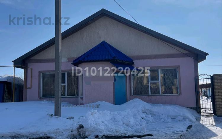 Отдельный дом · 4 комнаты · 120 м² · 19 сот., Мереке 10б — Интернациональный за 105 млн ₸ в Астане, Сарайшык р-н — фото 2
