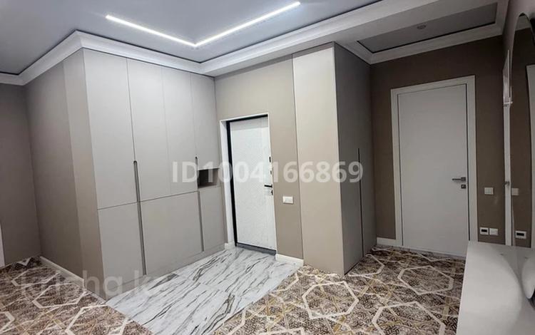 5-бөлмелі пәтер · 166 м² · 5/10 қабат, 17-ш/а. 24/1, бағасы: 70 млн ₸ в Актау, 17-й мкр — фото 2