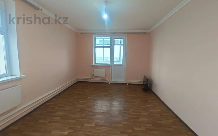 2-бөлмелі пәтер, 62 м², 9/9 қабат, Мкр Астана, бағасы: 16 млн 〒 в Таразе — фото 2