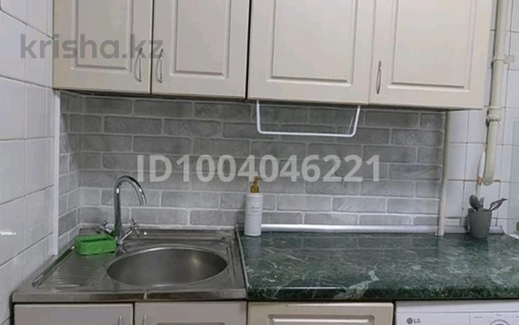 3-бөлмелі пәтер · 60 м² · 1/4 қабат, мкр №4 7 — Абая Алтынсарина, бағасы: 300 000 ₸ в Алматы, Ауэзовский р-н — фото 2