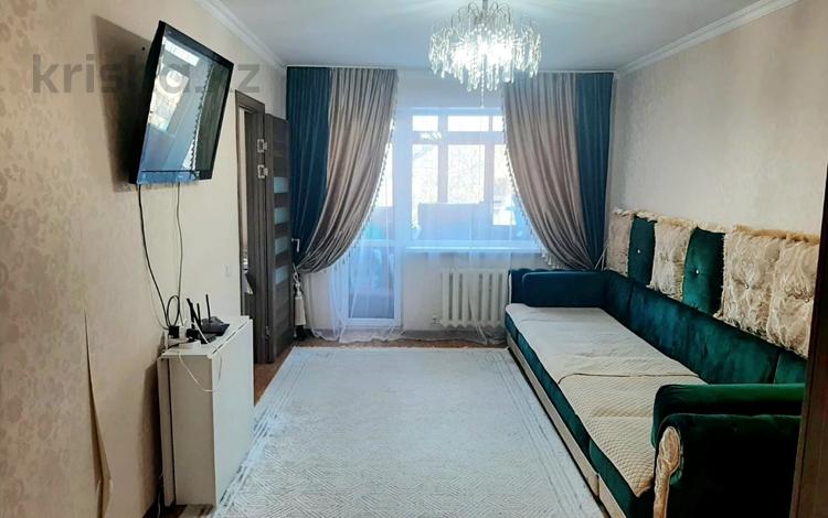 2-бөлмелі пәтер · 44.5 м² · 2/5 қабат, ул. Абая — Район Лицея №9, №14, бағасы: 8.8 млн ₸ в Темиртау — фото 2