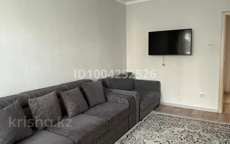 3-бөлмелі пәтер · 70 м² · 2/9 қабат, 4 микрорайон 33, бағасы: 280 000 ₸ в Аксае — фото 2