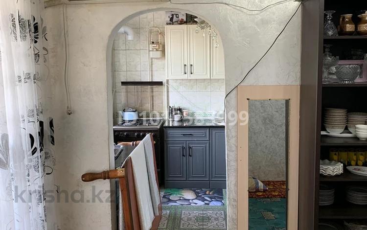 3-комнатная квартира · 57.7 м² · 5/5 этаж, Такен Алимкулова 4 — Возле Верхнего рынка за 18 млн ₸ в Шымкенте, Аль-Фарабийский р-н — фото 2
