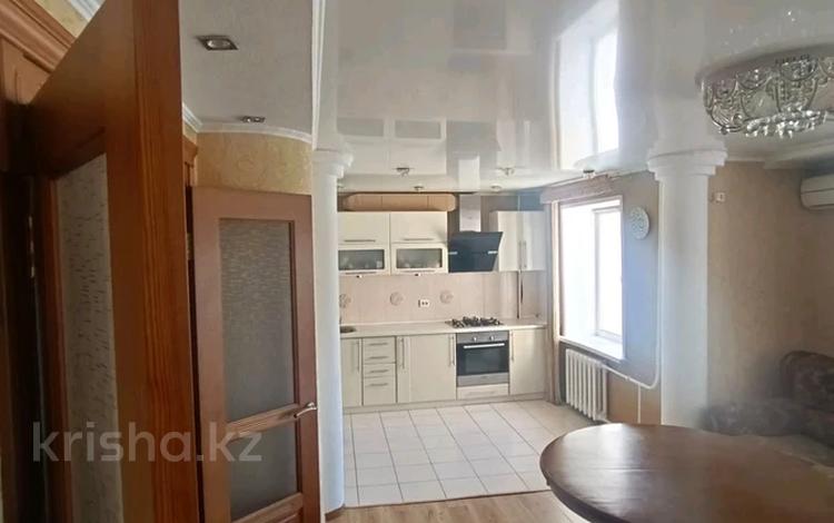 4-комнатная квартира · 90 м² · 3/10 этаж, Интернациональная за 42.2 млн ₸ в Петропавловске — фото 2