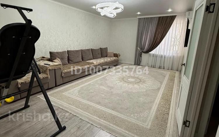 3-бөлмелі пәтер · 94.8 м² · 4/5 қабат, мкр Юго-Восток, Муканова 43Б, бағасы: 48.5 млн ₸ в Караганде, Казыбек би р-н — фото 2