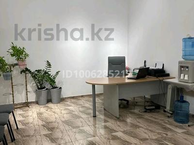 Офисы, образование · 59 м² за 400 000 〒 в Уральске, мкр Кадыра Мырза-Али