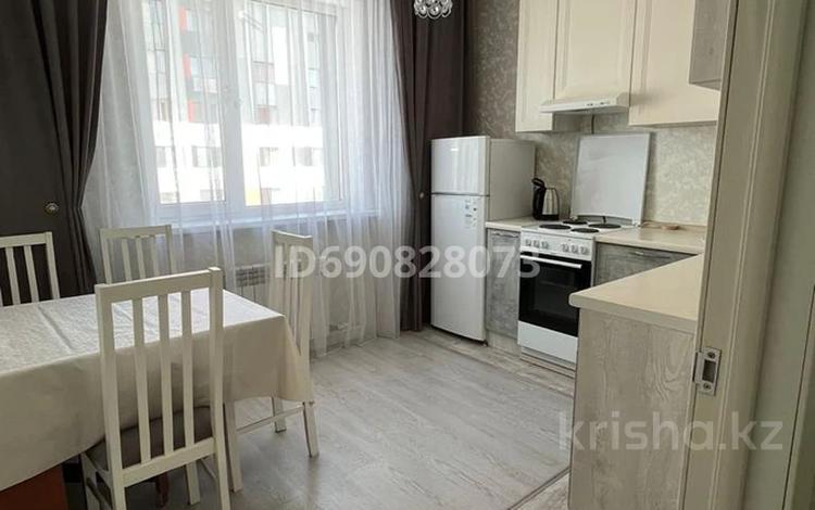 1-комнатная квартира, 40 м², 6 этаж помесячно, Р.Баглановой 2 — E-51