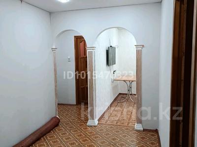 3-комнатная квартира · 70 м² · 4/9 этаж, мкр 4 10 — Остановка за 160 000 ₸ в Уральске