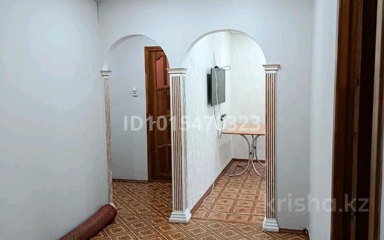 3-комнатная квартира · 70 м² · 4/9 этаж, мкр 4 10 — Остановка за 160 000 ₸ в Уральске — фото 2