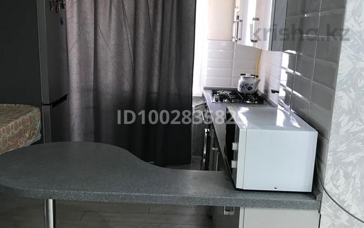 1-комнатная квартира · 46 м² · 1 этаж, Курмангалиева — Возле деповской моста за 10 000 ₸ в Уральске — фото 2