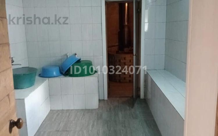 Отдельный дом · 3 комнаты · 106.6 м² · 136 сот., Старый Майкудук 35 — Шахтерский за 32 млн ₸ в Караганде, Алихана Бокейханова р-н — фото 2