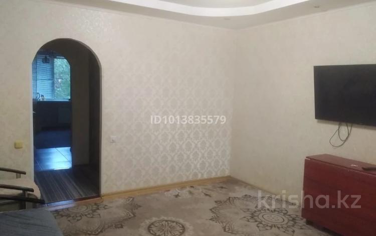 2-комнатная квартира · 50 м² · 2/5 этаж, мкр 4, Абулхаир Хана 44/1 за 150 000 ₸ в Уральске — фото 2