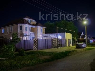 Отдельный дом · 8 комнат · 350 м² · 8 сот., мкр Астана, Дархан 57/1 — Алаш за 71 млн 〒 в Уральске