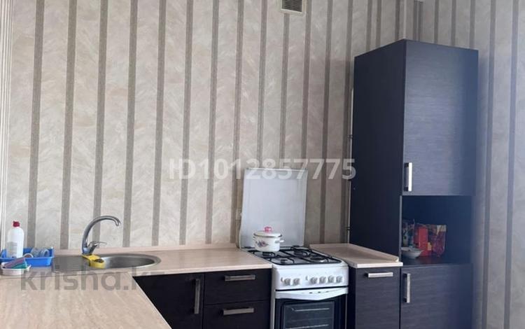 1-бөлмелі пәтер · 53 м² · 3/7 қабат, мкр. Алтын орда, санкибай батыра 72к — рядом клиника Дару, бағасы: 23.8 млн ₸ в Актобе — фото 2
