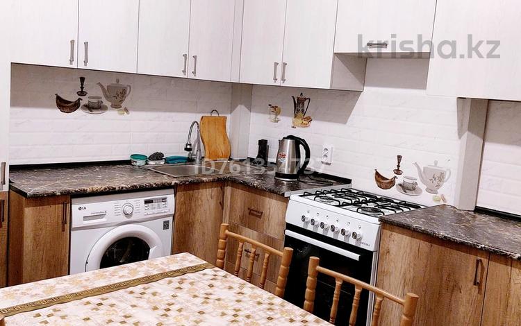 3-комнатная квартира · 80 м² · 4/7 этаж, 11-я улица 16/4 — Саттарханова за 150 000 〒 в Туркестане — фото 2