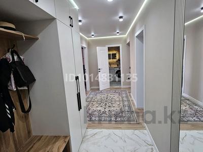 3-комнатная квартира · 80 м² · 3/5 этаж, 10 микр 23 за 43 млн ₸ в Балхаше