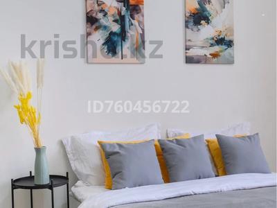 3-комнатная квартира · 100 м² · 10/15 этаж, Толе би 273/10 за 15 000 〒 в Алматы, Алмалинский р-н