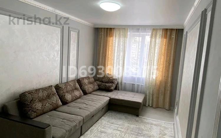 3-комнатная квартира, 60 м², 3/9 этаж помесячно, мкр Шугыла, Райымбека 590/11 22