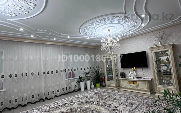 5-комнатная квартира · 270 м² · 3/3 этаж, Саяжай 376 за 120 млн ₸ в Актобе — фото 2