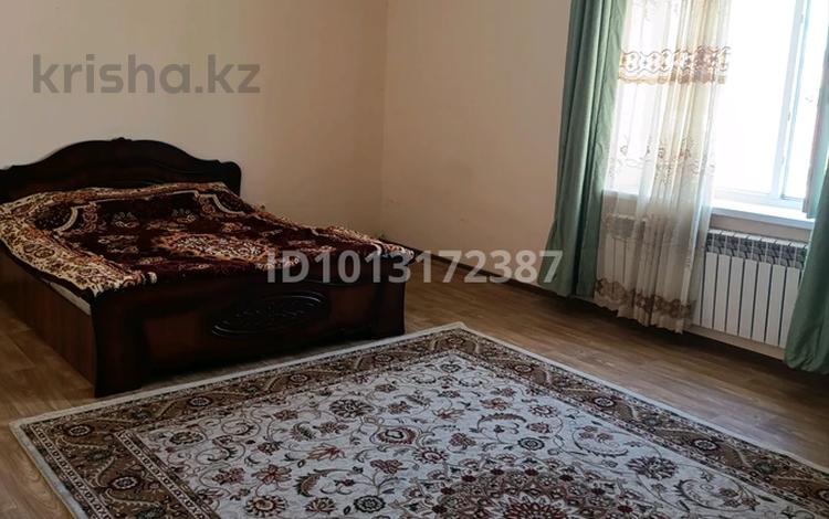 3-комнатная квартира · 100 м² · 1/2 этаж, Пляжная за 18 000 ₸ в Актау, мкр Приморский — фото 2