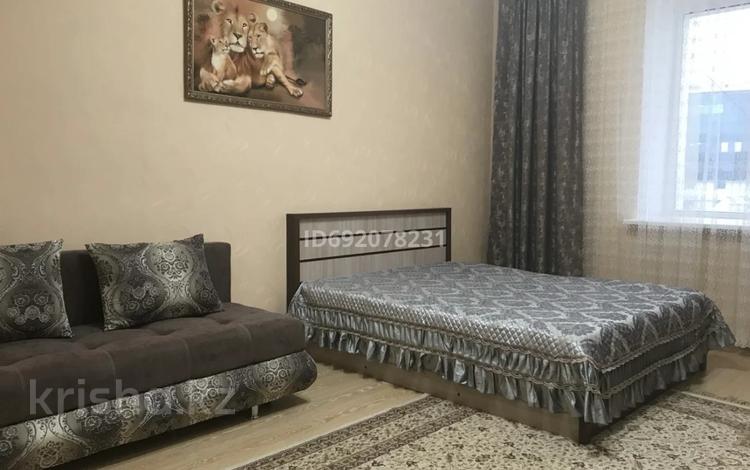 1-комнатная квартира · 50 м² · 8/9 этаж, Абая 18 за 17 000 ₸ в Астане, Сарыарка р-н — фото 2