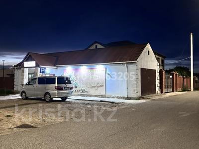 Жеке үй · 6 бөлме · 250 м² · 1000 жүзд., мкр Аксай, Казакстан, бағасы: 53 млн ₸ в Атырау