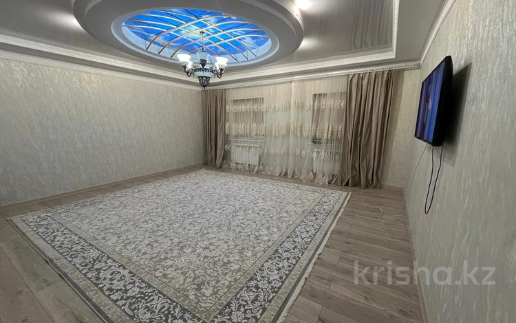 Дом · 4 комнаты · 140 м², мкр Жастар 2 — Толағай за 30 000 〒 в Актобе, жилой массив Жанаконыс — фото 2