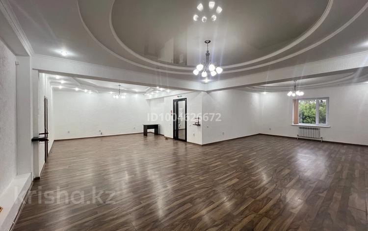 Офисы · 160 м² за 560 000 〒 в Караганде, Казыбек би р-н — фото 2