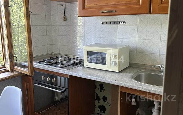 3-бөлмелі пәтер · 55 м², мкр №4 26, бағасы: 37.5 млн ₸ в Алматы, Ауэзовский р-н — фото 2