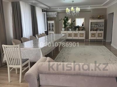 4-комнатная квартира · 200 м² · 4/9 этаж, 34-й мкр 1/1 за 69.9 млн 〒 в Актау