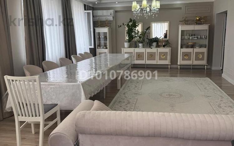 4-комнатная квартира · 200 м² · 4/9 этаж, 34-й мкр 1/1 за 68 млн ₸ в Актау — фото 19
